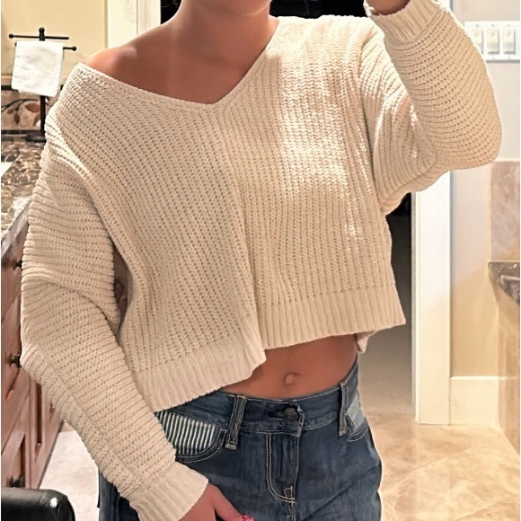 Tilly's Cropped Sweater - Picture 2 of 3